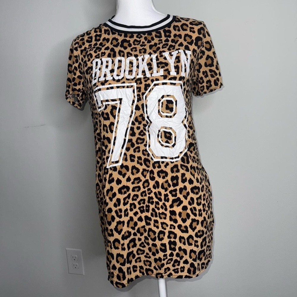 H&M Leopard Brooklyn 78 T-Shirt Dress | Size 8
